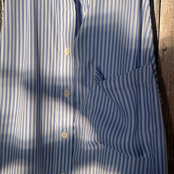 Silky Button-up Sleeveless Blouse - Picture 3 of 6